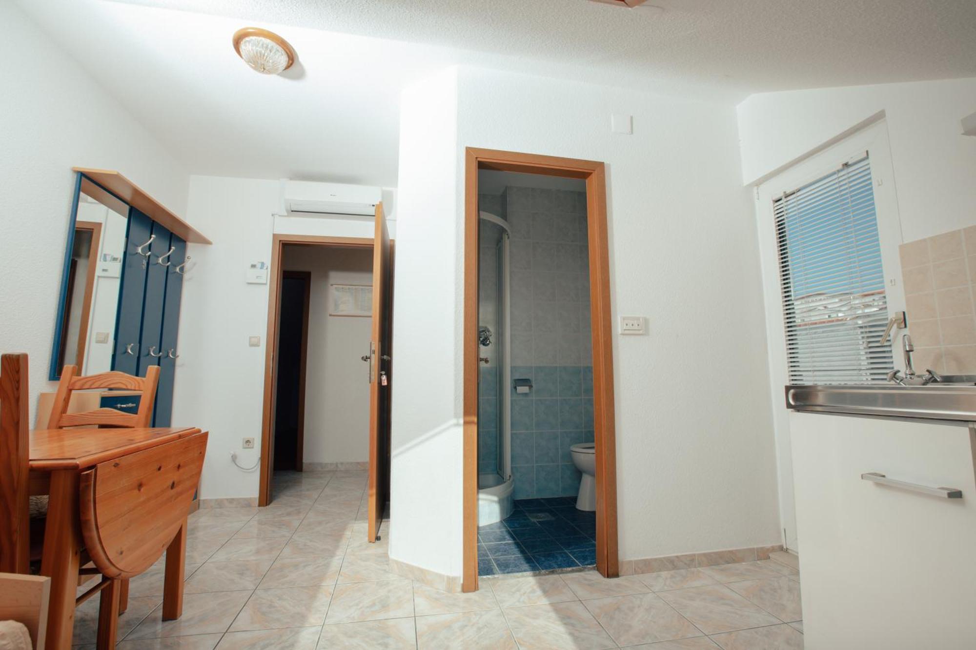 Apartmani Miljak Omiš Exteriör bild