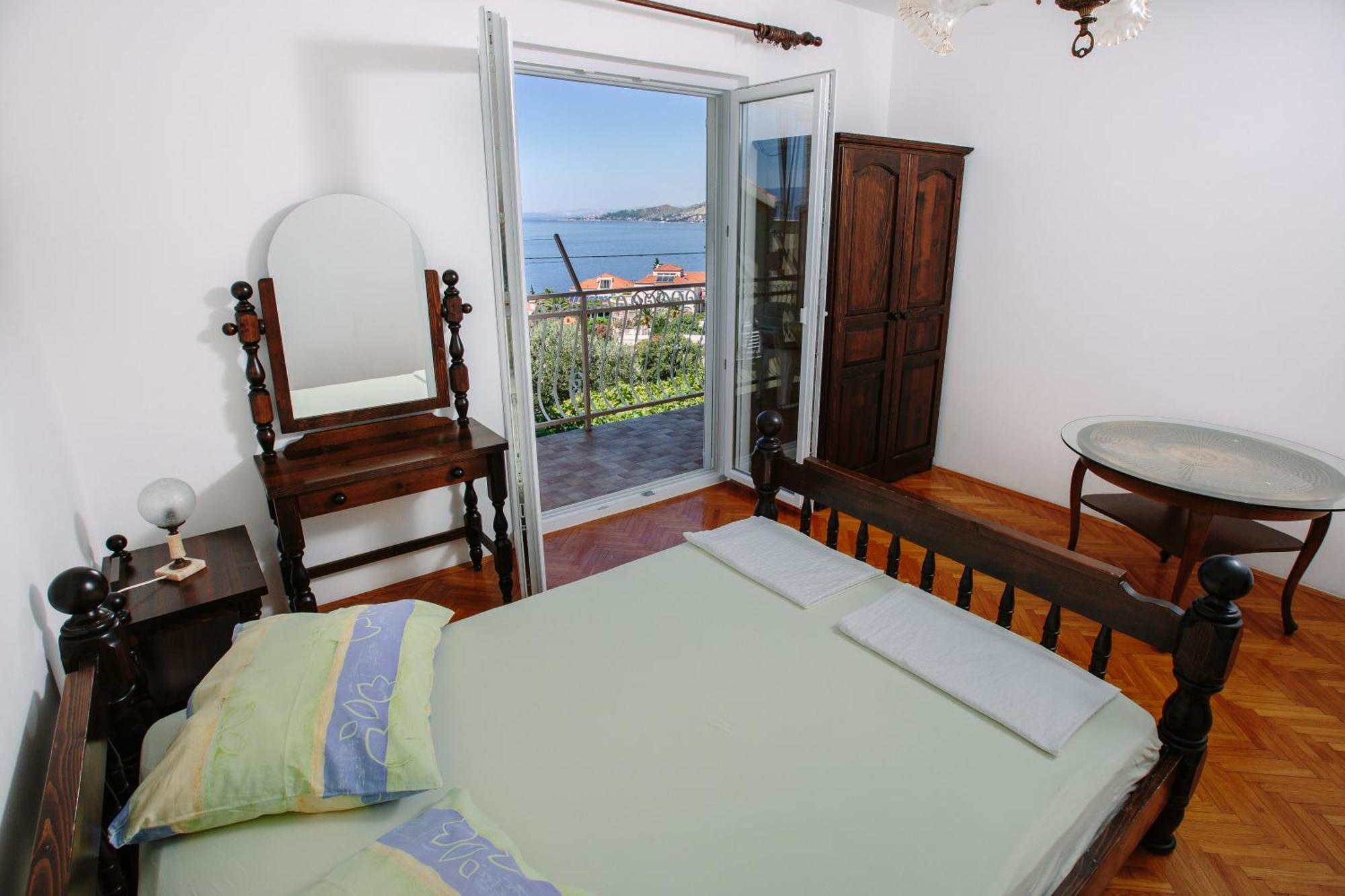 Apartmani Miljak Omiš Exteriör bild