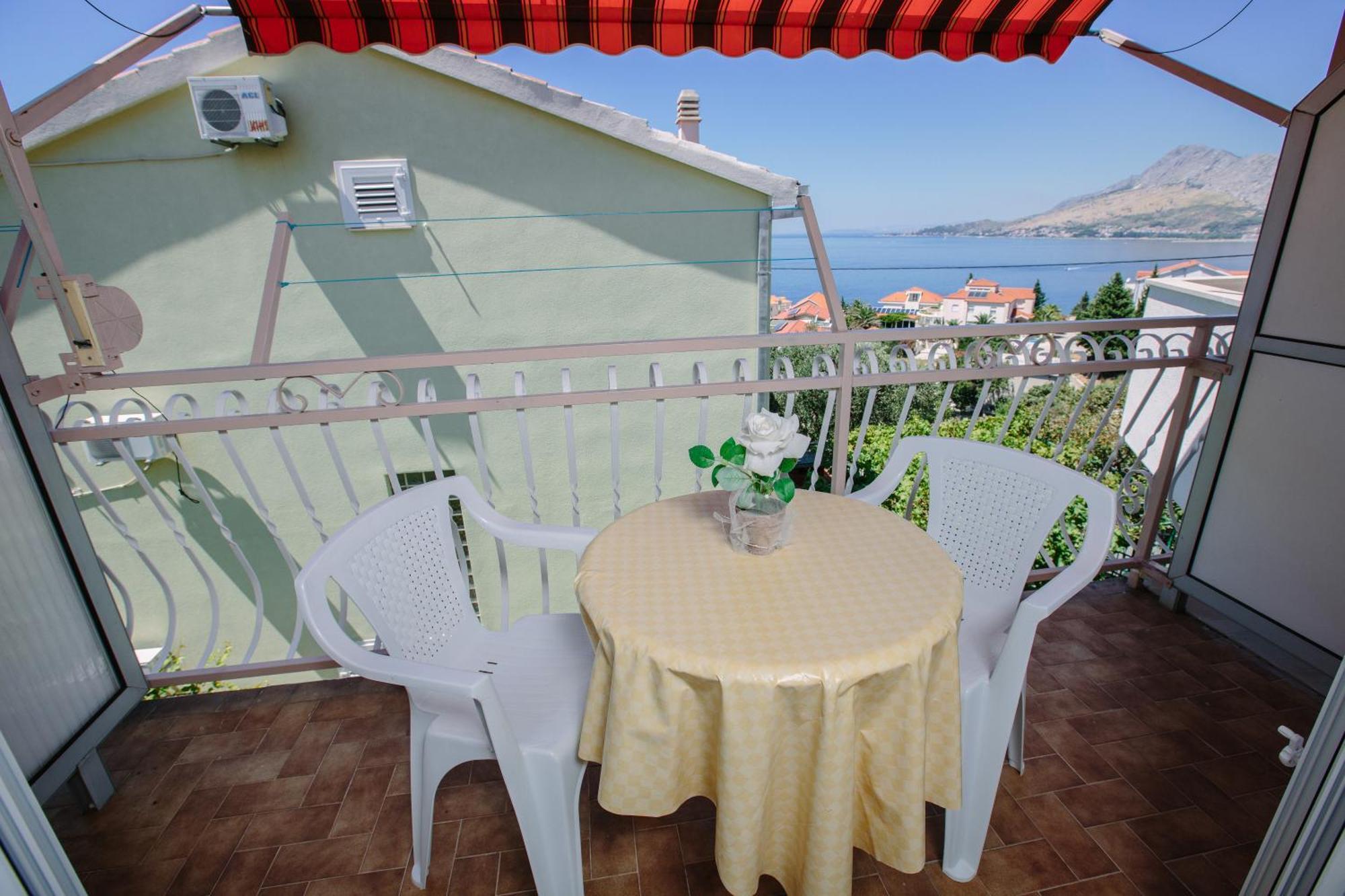 Apartmani Miljak Omiš Rum bild